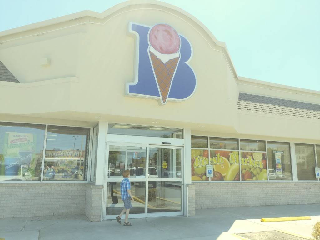 Braums Ice Cream & Burger Restaurant | restaurant | 3641 N Rock Rd, Wichita, KS 67226, USA | 3166341470 OR +1 316-634-1470