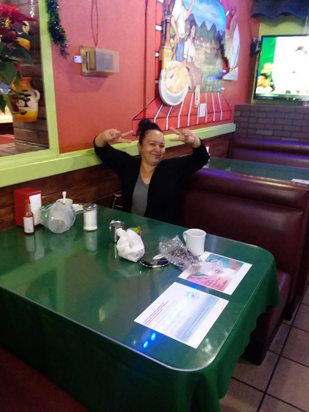 El Chavocho | restaurant | 4273 Beverly Blvd, Los Angeles, CA 90004, USA | 3236600798 OR +1 323-660-0798