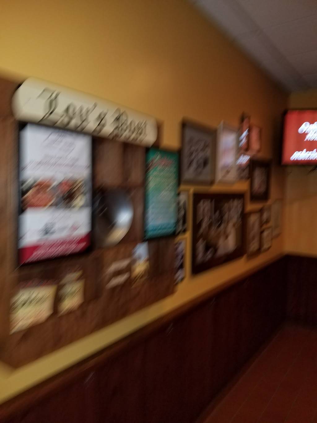 Lou Malnatis Pizzeria | meal delivery | 3223 Lake Ave, Wilmette, IL 60091, USA | 8472565780 OR +1 847-256-5780