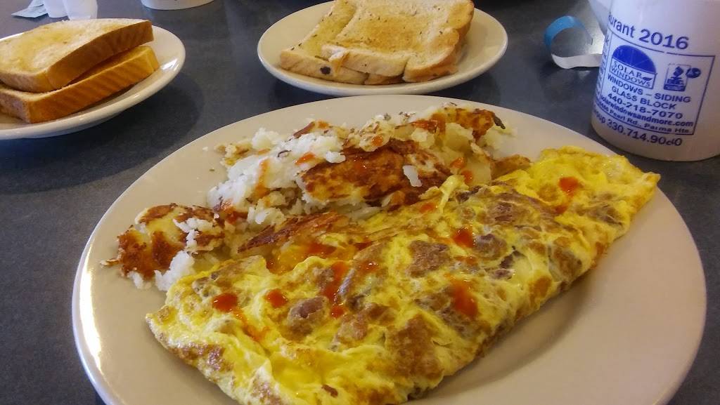 Goodys Family Restaurant | restaurant | 16333 Snow Rd, Cleveland, OH 44142, USA | 2164337733 OR +1 216-433-7733