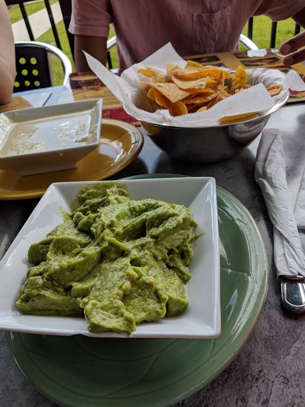 Salsas Mexican Restaurant | restaurant | 1635 Wells Rd, Orange Park, FL 32073, USA | 9045793579 OR +1 904-579-3579