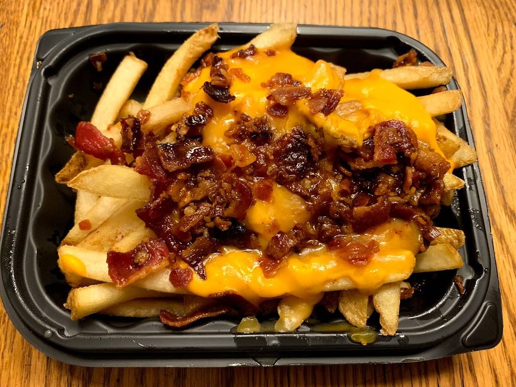 Wendys | restaurant | 1530 E Algonquin Rd, Schaumburg, IL 60173, USA | 8473030242 OR +1 847-303-0242