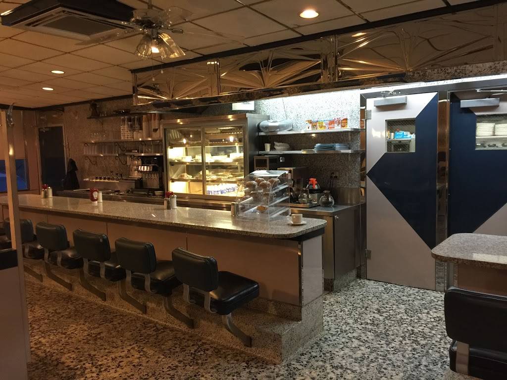 Windmill Diner | meal takeaway | 245 Danbury Rd, New Milford, CT 06776, USA | 8603541218 OR +1 860-354-1218