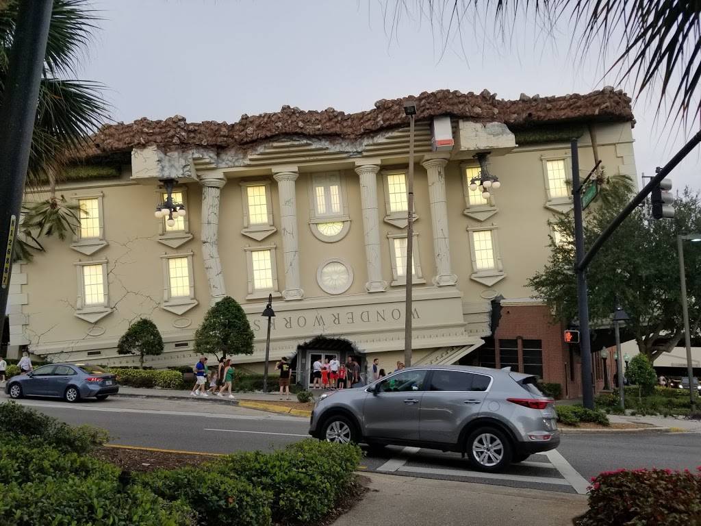 Pizza Hut | meal takeaway | 9100 International Dr, Orlando, FL 32819, USA | 4073458833 OR +1 407-345-8833