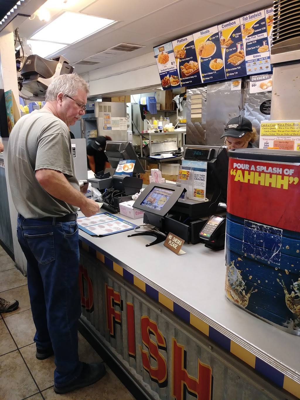 Long John Silvers | restaurant | 802 E Church St, Martinsville, VA 24112, USA | 2766387300 OR +1 276-638-7300