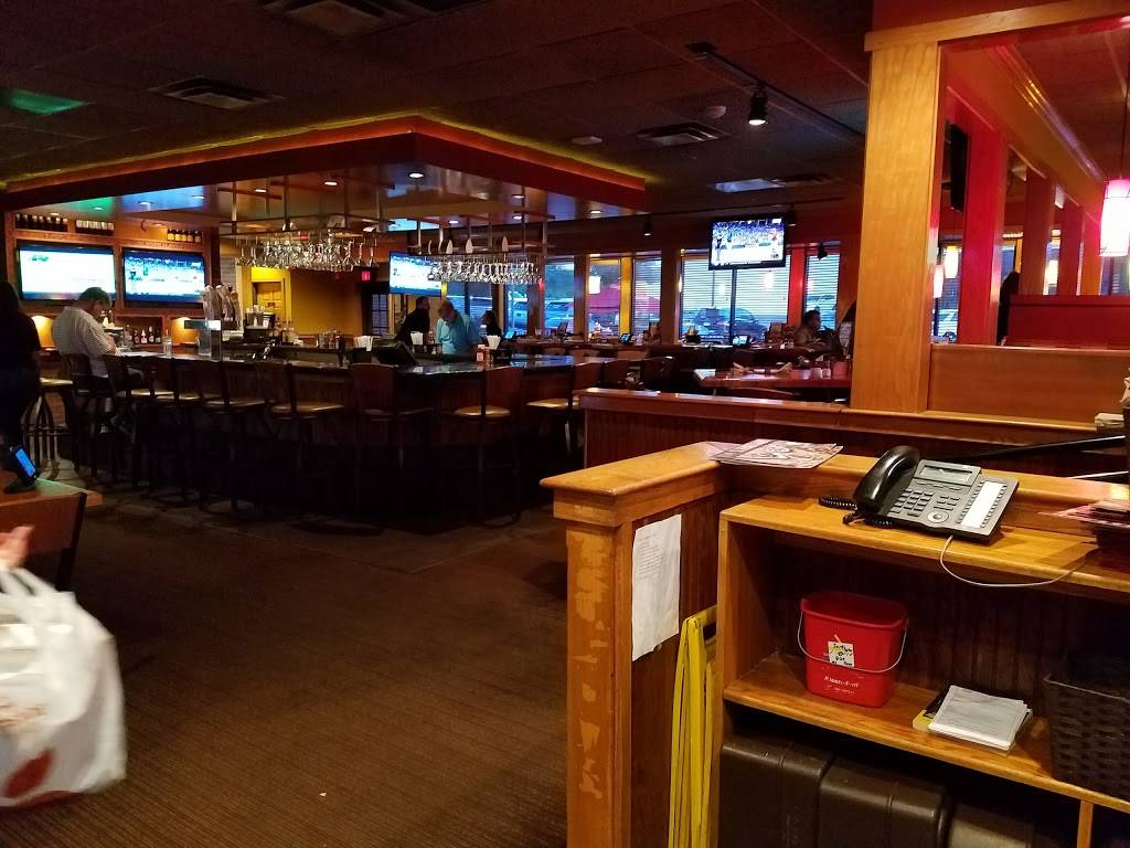 Applebees Grill + Bar | restaurant | 3 Dudley Farms Ln, Charleston, WV 25309, USA | 3047442199 OR +1 304-744-2199