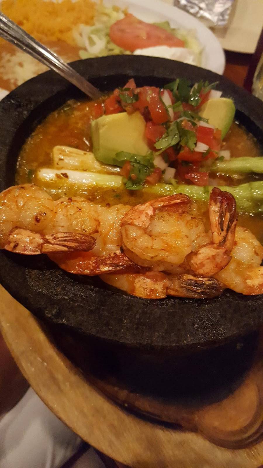 Los Tres Amigos | restaurant | 63 NE Carefree Ln, Waukee, IA 50263, USA | 5159870393 OR +1 515-987-0393