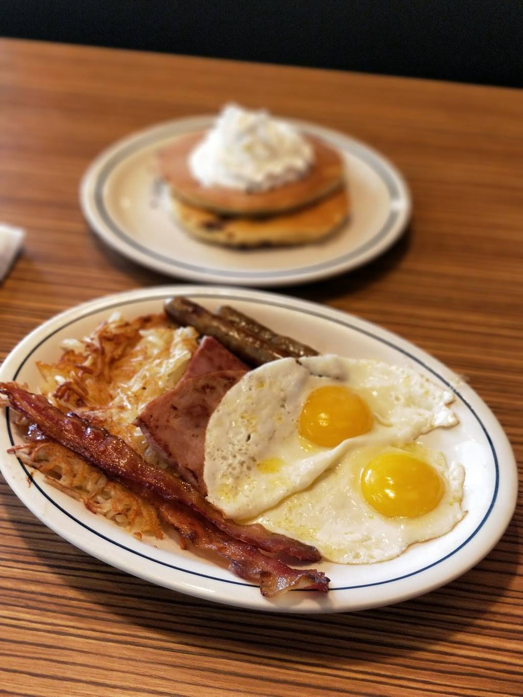 IHOP | bakery | 17 Alafaya Woods Blvd, Oviedo, FL 32765, USA | 4073590888 OR +1 407-359-0888