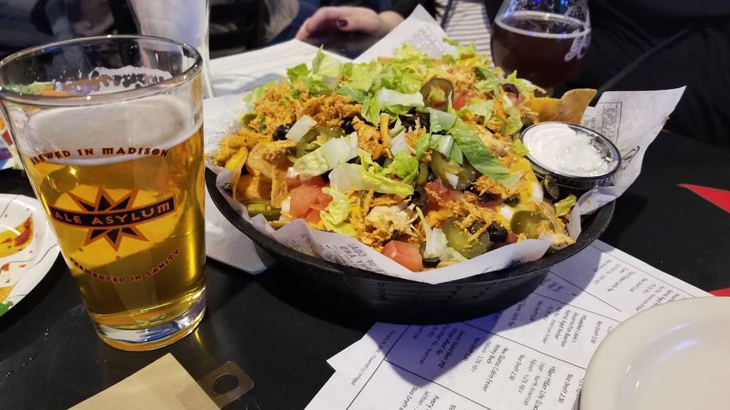 The Tap Room | restaurant | 1301 Milwaukee Ave, South Milwaukee, WI 53172, USA | 4147669725 OR +1 414-766-9725