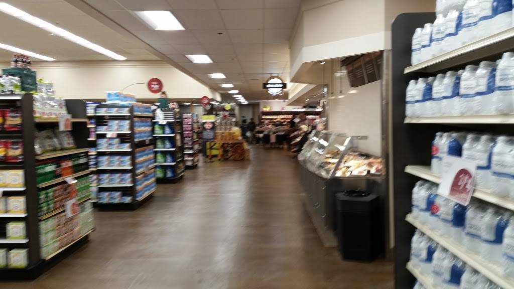 Lunds & Byerlys Chanhassen | meal takeaway | 800 W 78th St, Chanhassen, MN 55317, USA | 9524741298 OR +1 952-474-1298