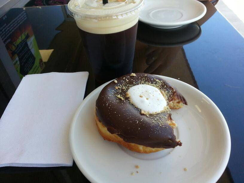 Surfside Donuts and Coffee | bakery | 603 Dolliver St, Pismo Beach, CA 93449, USA | 8052956069 OR +1 805-295-6069