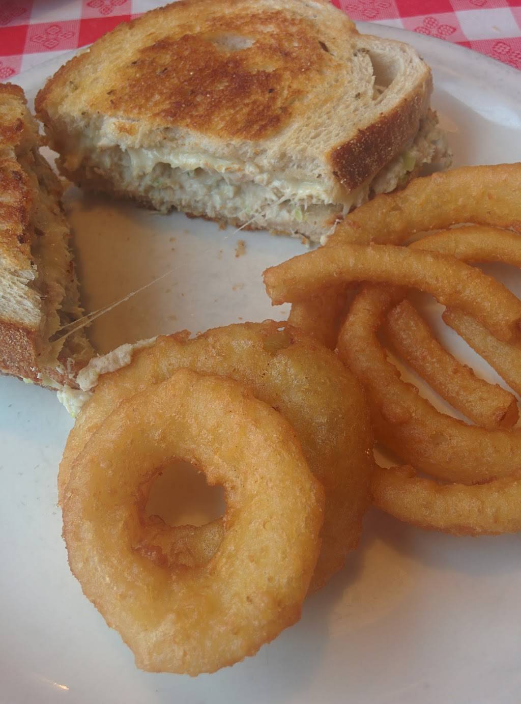 Diner On 55th | restaurant | 1328 E 55th St, Cleveland, OH 44103, USA | 2163610550 OR +1 216-361-0550