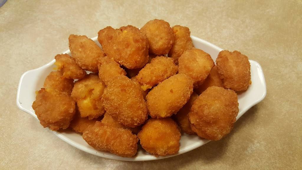 Krolls West | restaurant | 1990 S Ridge Rd, Ashwaubenon, WI 54304, USA | 9204971111 OR +1 920-497-1111