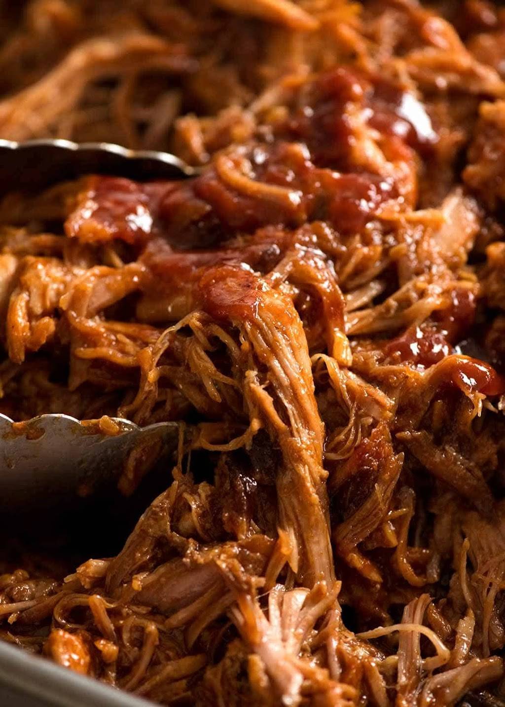 Git-N-Messy BBQ | restaurant | 4980 Hall Rd, Orlando, FL 32817, USA | 4077904249 OR +1 407-790-4249