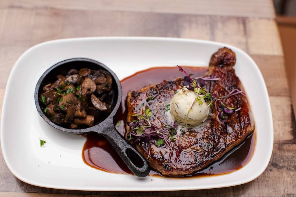 The Pinemoor | restaurant | 1101 N Highland St, Arlington, VA 22201, USA | 5719702592 OR +1 571-970-2592