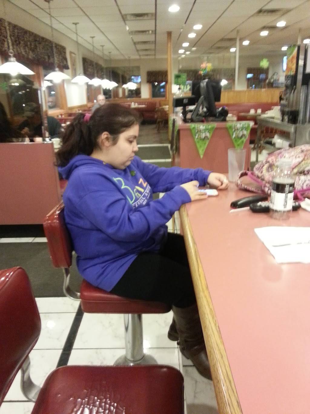 Sunset Family Restaurant | restaurant | 6560 Perkiomen Ave, Birdsboro, PA 19508, USA | 6105821574 OR +1 610-582-1574