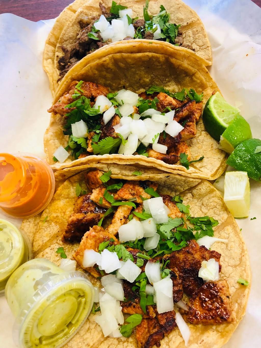 La Taquiza Winnetka | restaurant | 566 Chestnut St, Winnetka, IL 60093, USA | 8473867926 OR +1 847-386-7926