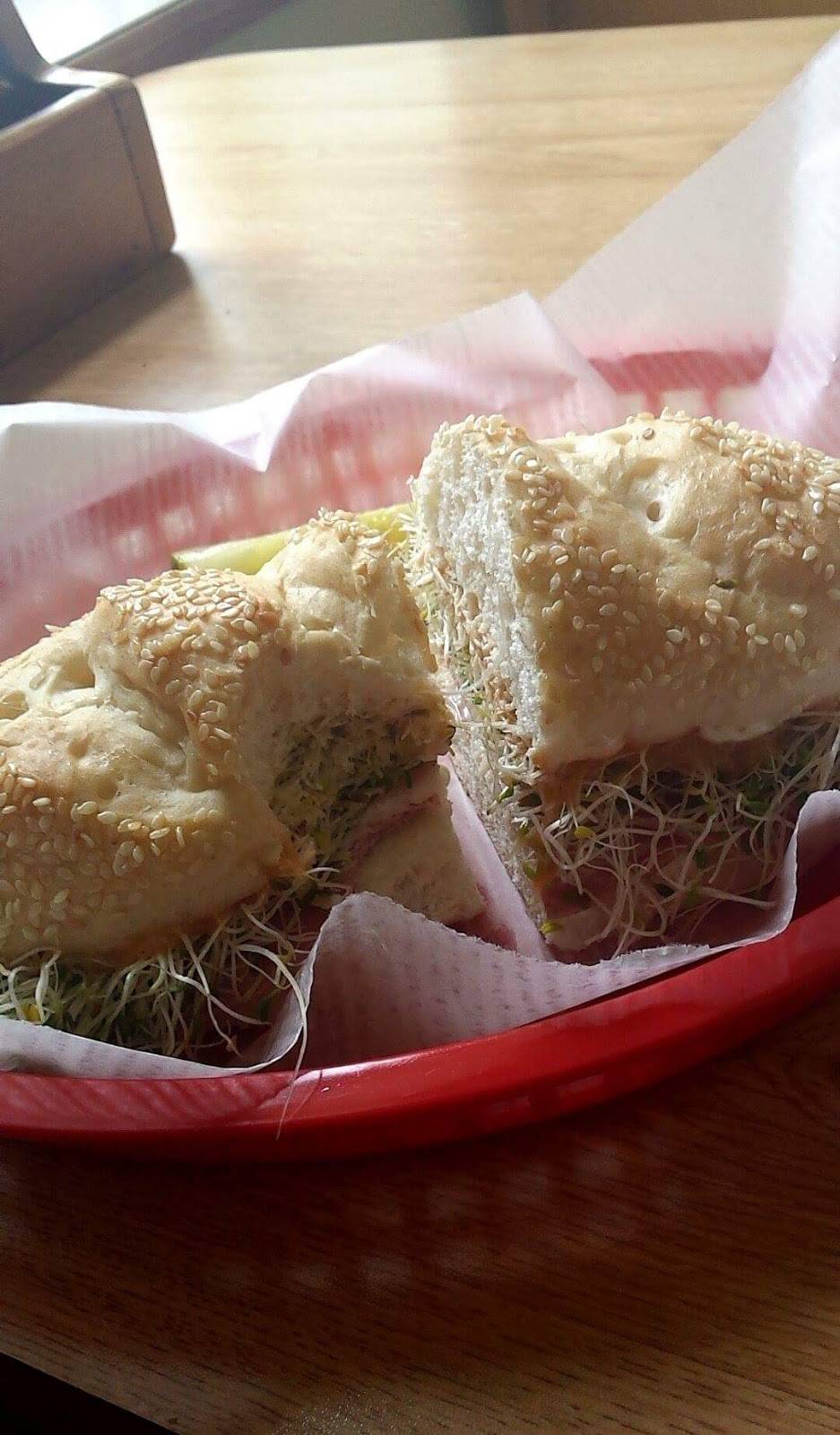 Benos Deli | meal takeaway | 78 W 4th St, Winona, MN 55987, USA | 5074522761 OR +1 507-452-2761