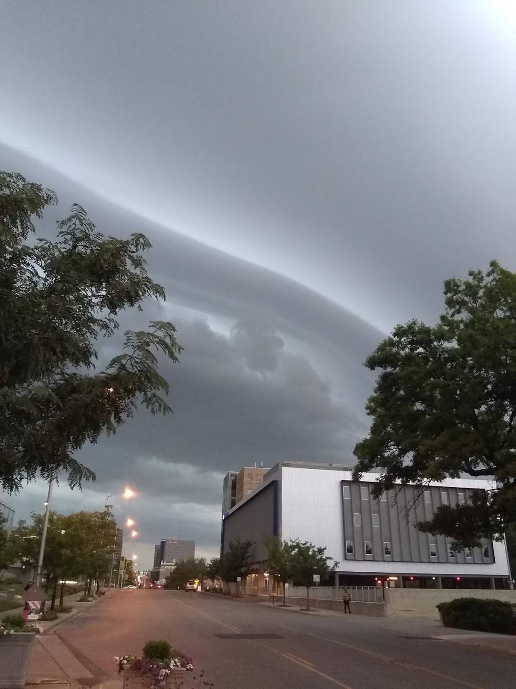 Planet Sub | restaurant | 4928 Main St, Kansas City, MO 64112, USA | 8169606696 OR +1 816-960-6696