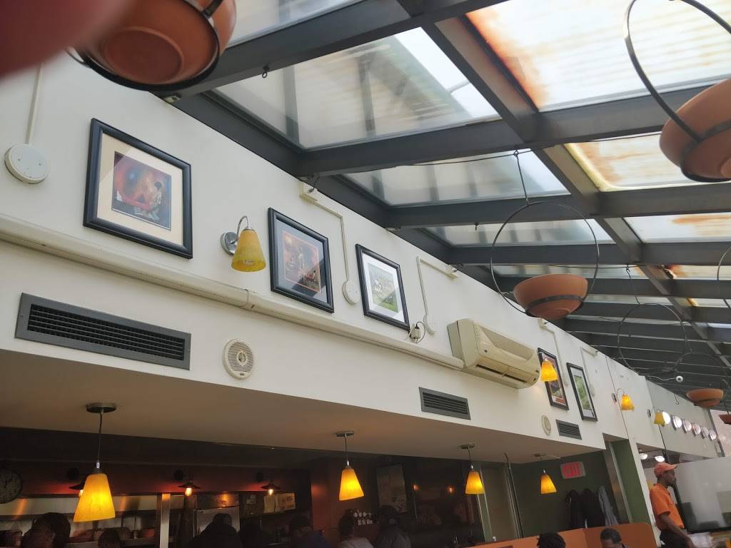 Clique | restaurant | 1326 E Jefferson Ave, Detroit, MI 48207, USA | 3132590922 OR +1 313-259-0922