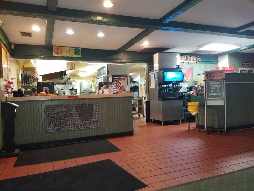 Pizza Hut | restaurant | 350 E Market St, Leesburg, VA 20176, USA | 7037711212 OR +1 703-771-1212