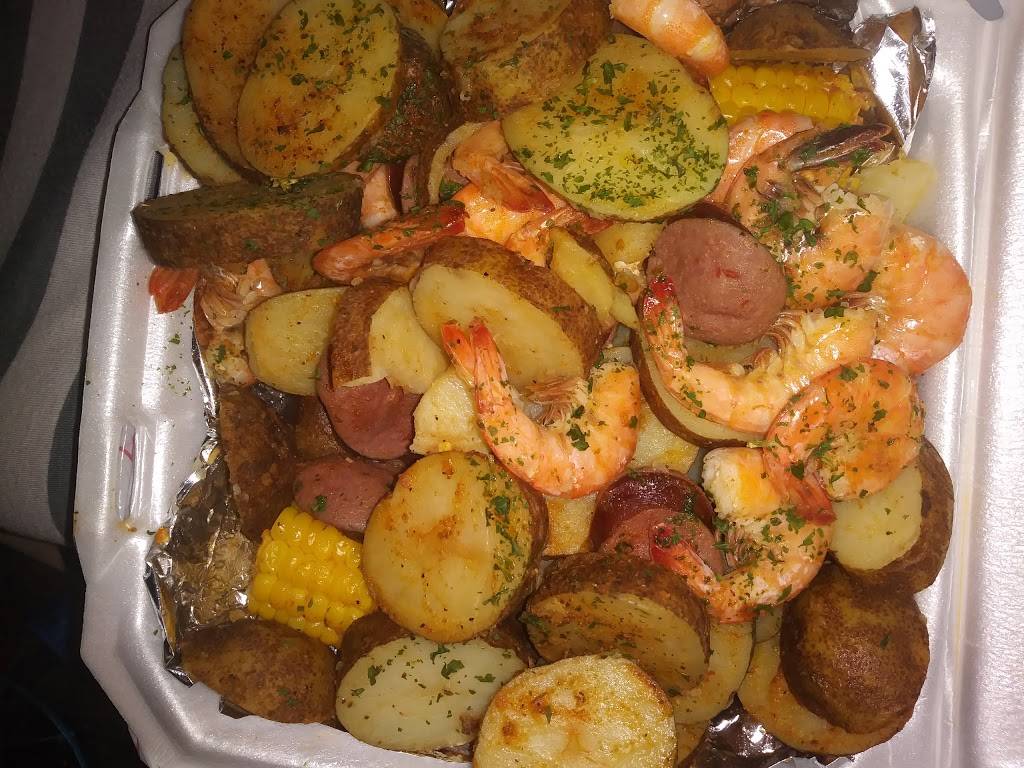 Phillips Seafood | restaurant | 115 Carter St, Hinesville, GA 31313, USA | 9128762722 OR +1 912-876-2722