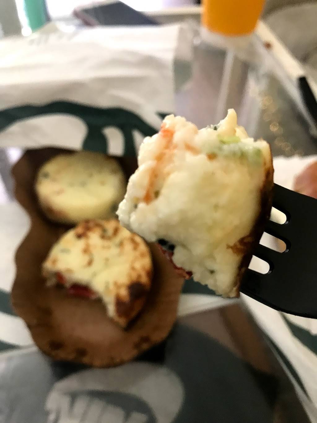 Starbucks | restaurant | 9379 Baymeadows Rd, Jacksonville, FL 32256, USA | 9046731913 OR +1 904-673-1913