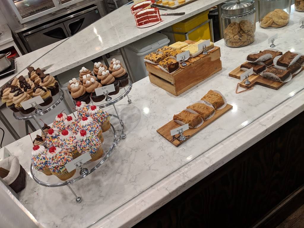 4 Rivers Smokehouse | restaurant | 14330 N Dale Mabry Hwy, Tampa, FL 33618, USA | 8444748377 OR +1 844-474-8377