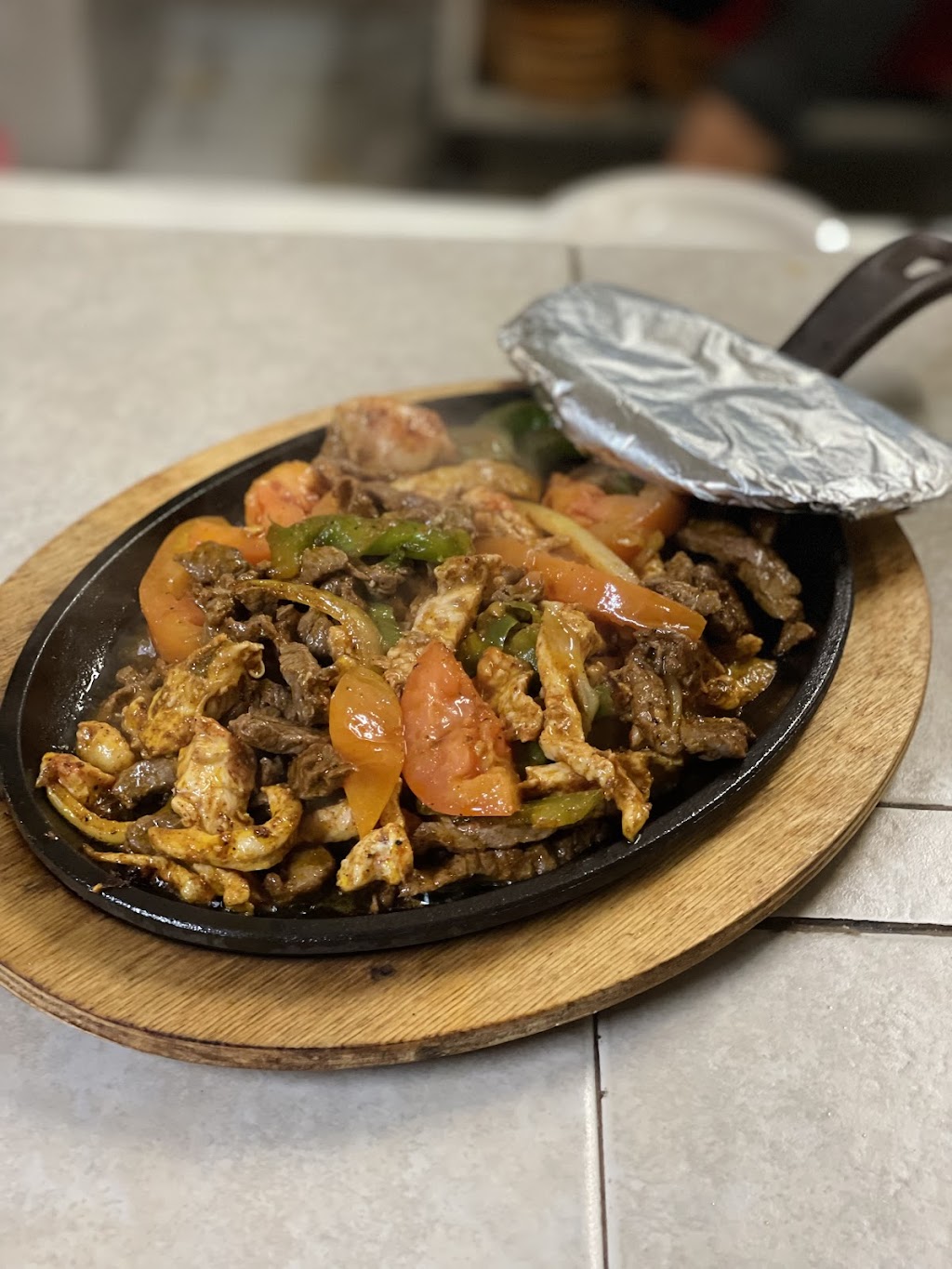 Vaqueros | restaurant | 112 W Rutledge St, Yates Center, KS 66783, USA | 6206259020 OR +1 620-625-9020