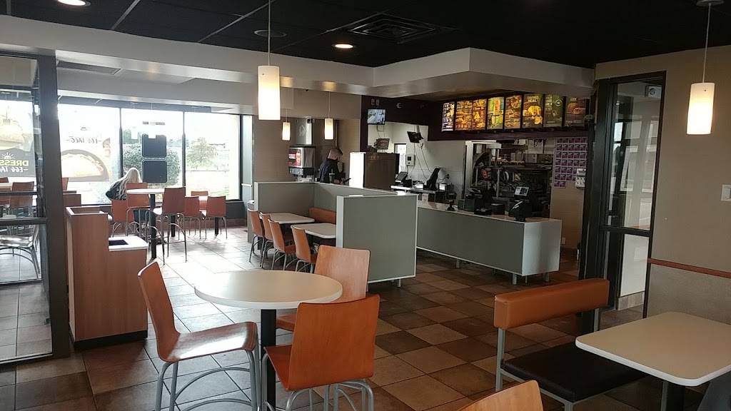 Taco Bell | meal takeaway | 10 E Anthony Dr, Champaign, IL 61820, USA | 2173982159 OR +1 217-398-2159