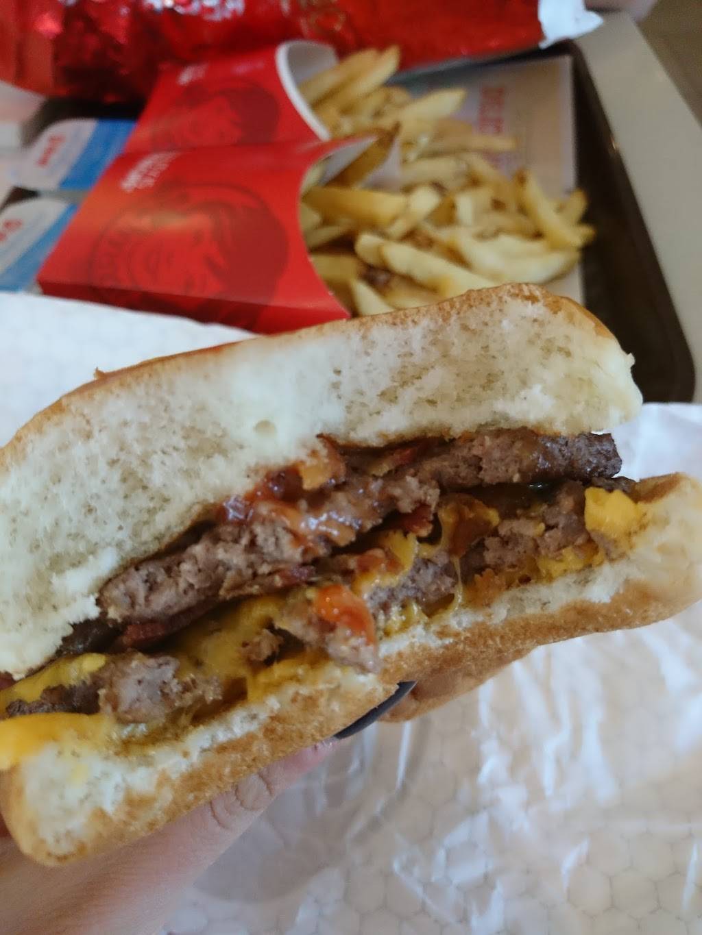 Wendys | restaurant | 860 W Henderson Ave, Porterville, CA 93257, USA | 5597815592 OR +1 559-781-5592