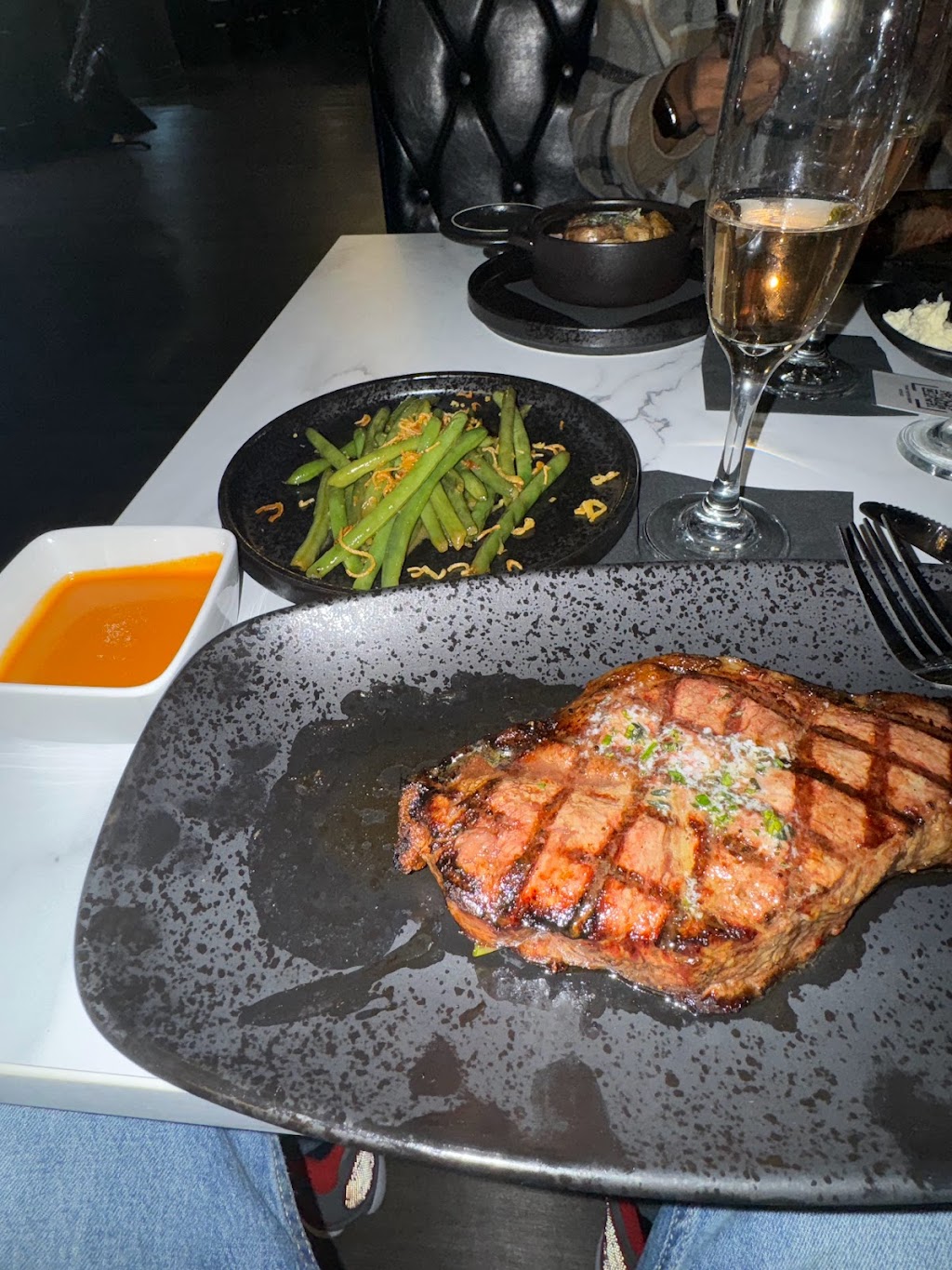 Glass City Steakhouse | restaurant | 26 Main St, Toledo, OH 43605, USA | 4193515933 OR +1 419-351-5933