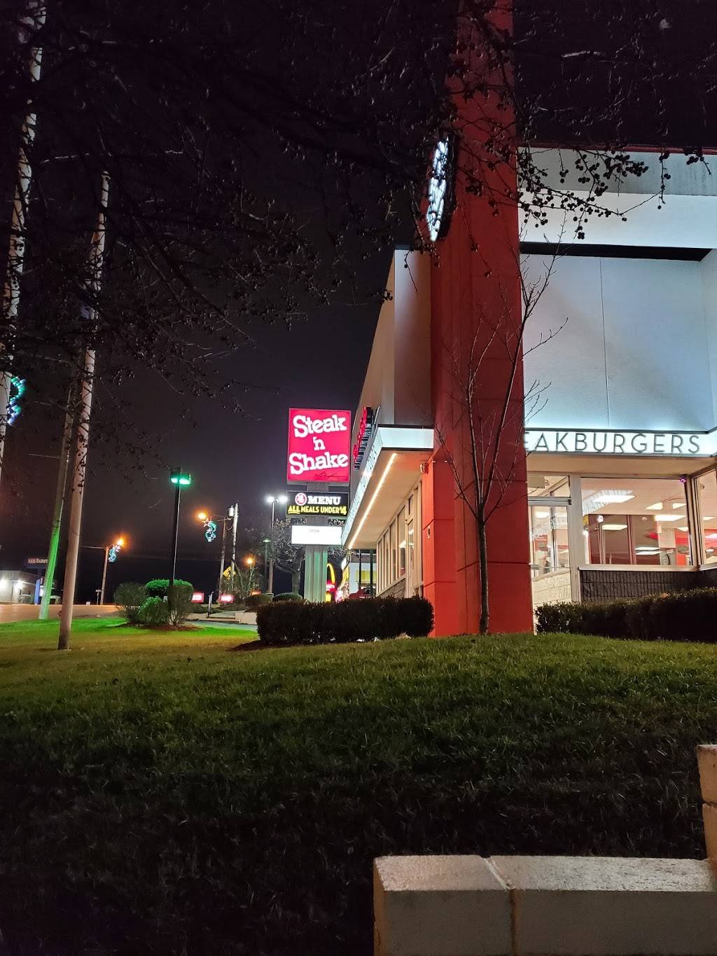 Steak n Shake | restaurant | 503 W Main St, Branson, MO 65616, USA | 4173365303 OR +1 417-336-5303