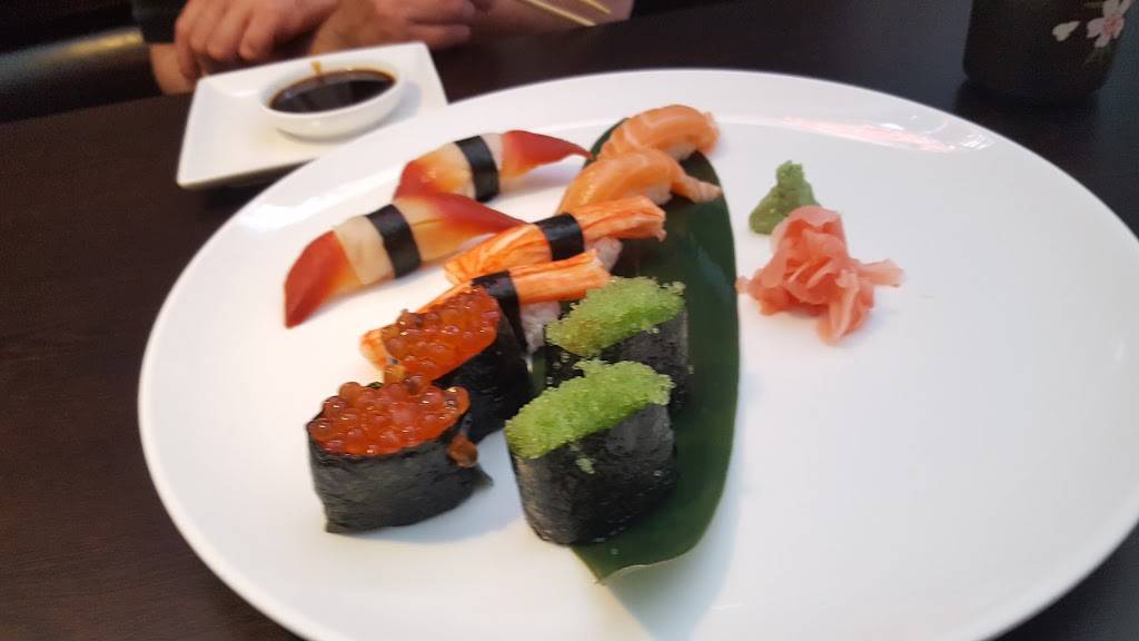 Sakura Sushi | restaurant | 1960 Grand Ave #11, West Des Moines, IA 50265, USA | 5152259999 OR +1 515-225-9999