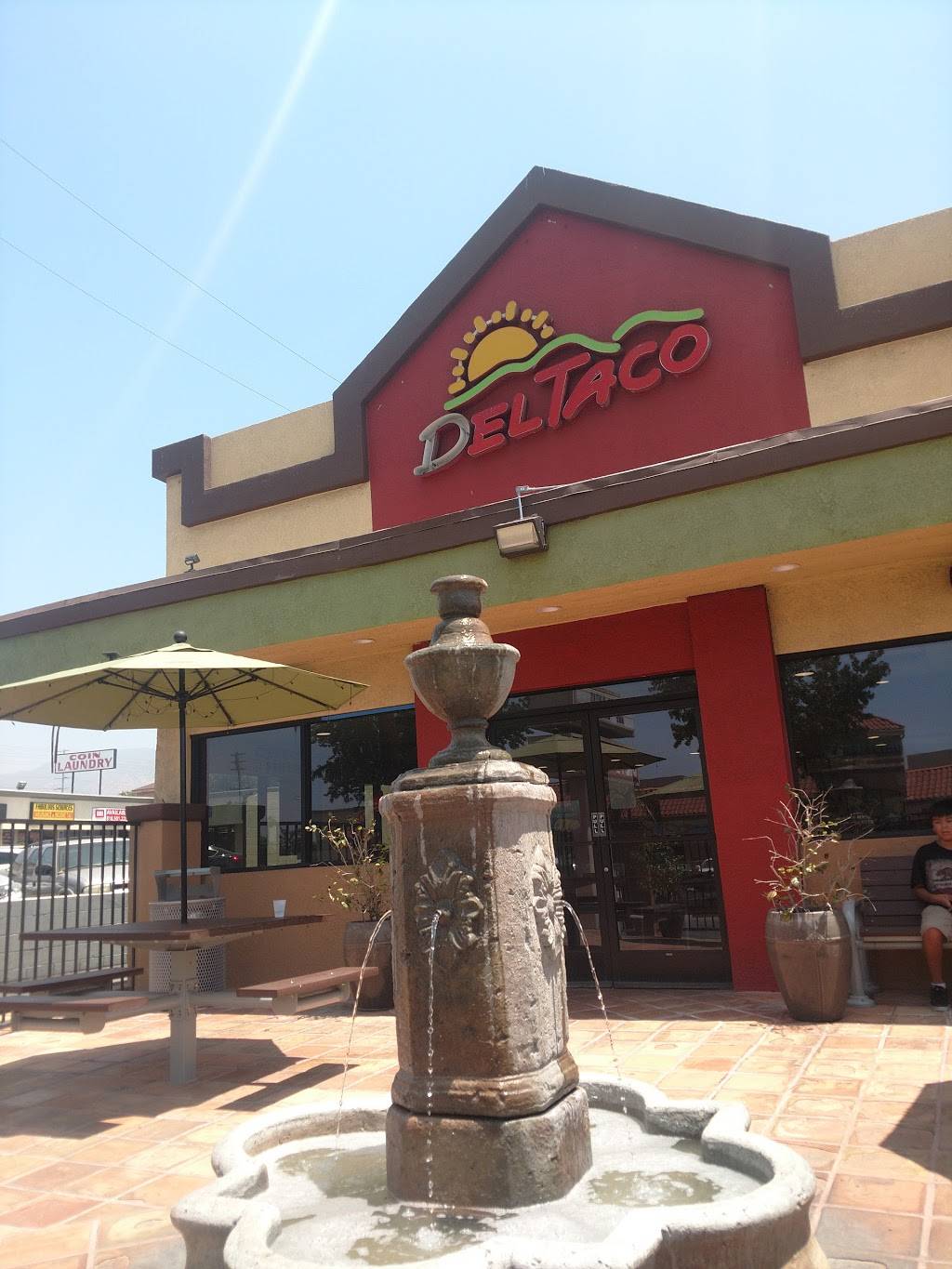 Del Taco | meal takeaway | 2021 Glenoaks Blvd, San Fernando, CA 91340, USA | 8183615044 OR +1 818-361-5044