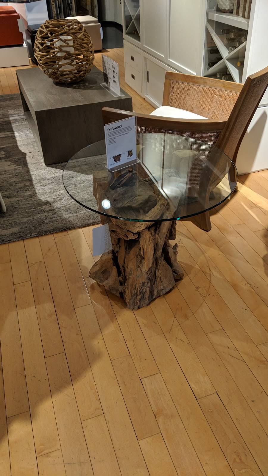 Market Common Clarendon | shopping mall | 2800 Clarendon Blvd, Arlington, VA 22201, USA | 7034424300 OR +1 703-442-4300