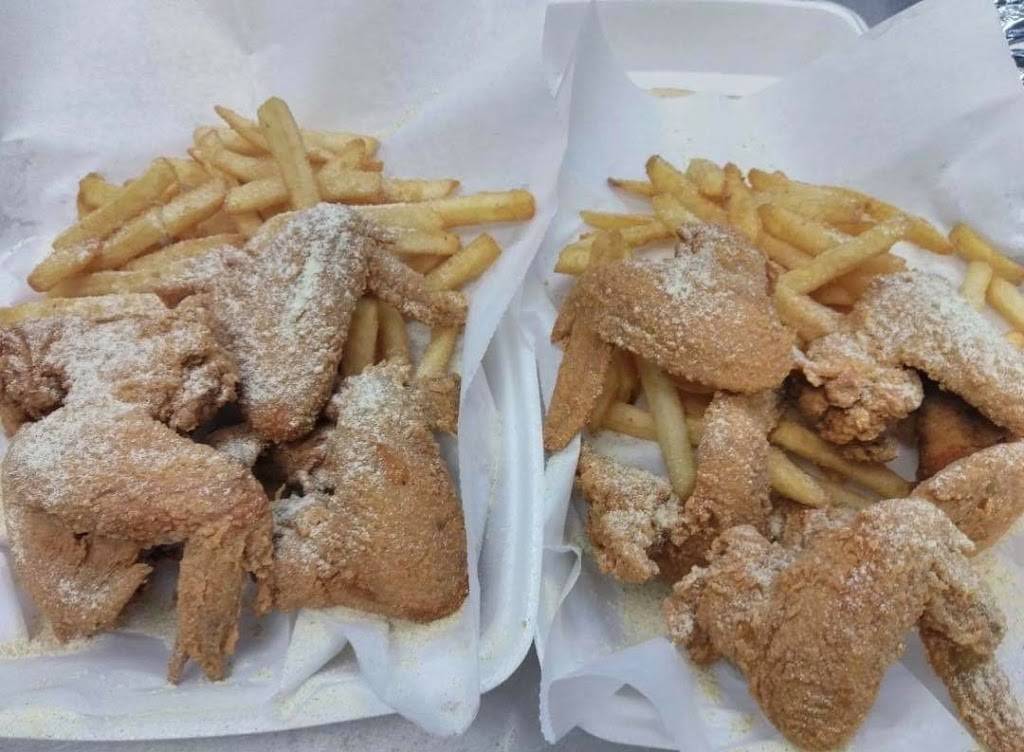 Sharks Fish and Chicken | restaurant | 306 Dixie Hwy, Chicago Heights, IL 60411, USA | 7088560698 OR +1 708-856-0698