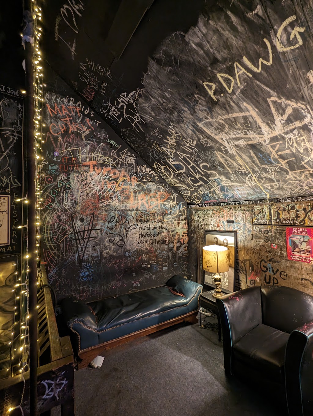 White Water Tavern | restaurant | 2500 W 7th St, Little Rock, AR 72205, USA | 5013758400 OR +1 501-375-8400