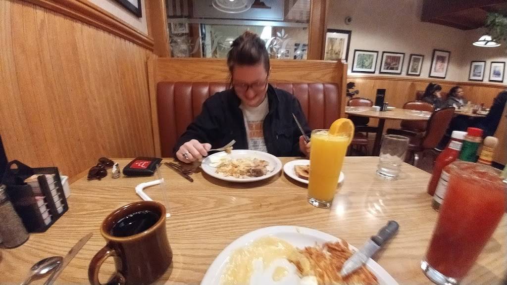 Currans Family Restaurant | meal takeaway | 4201 Nicollet Ave, Minneapolis, MN 55409, USA | 6128225327 OR +1 612-822-5327