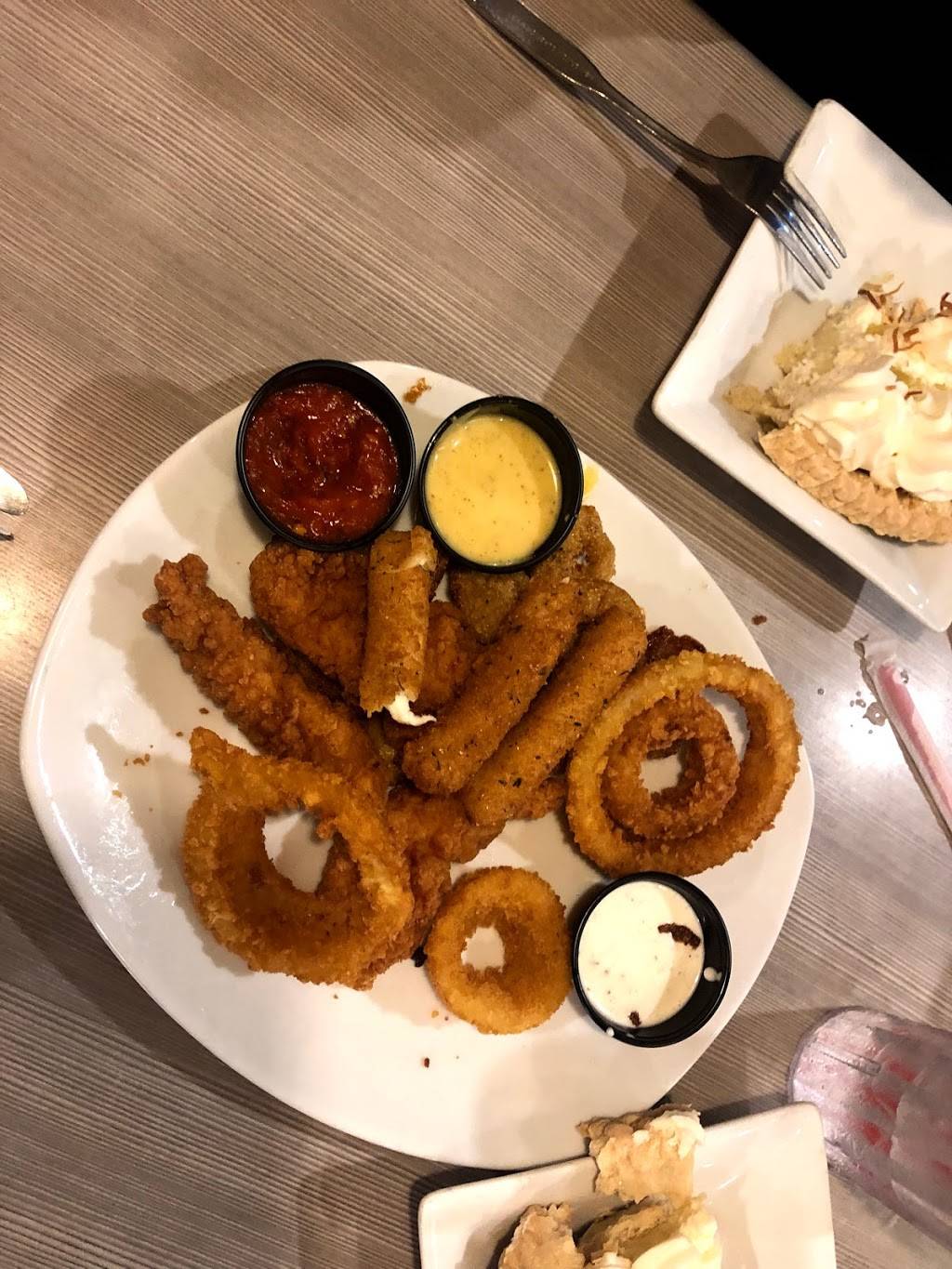 Perkins Restaurant & Bakery | restaurant | 2009 County Rd D E, Maplewood, MN 55109, USA | 6517778306 OR +1 651-777-8306