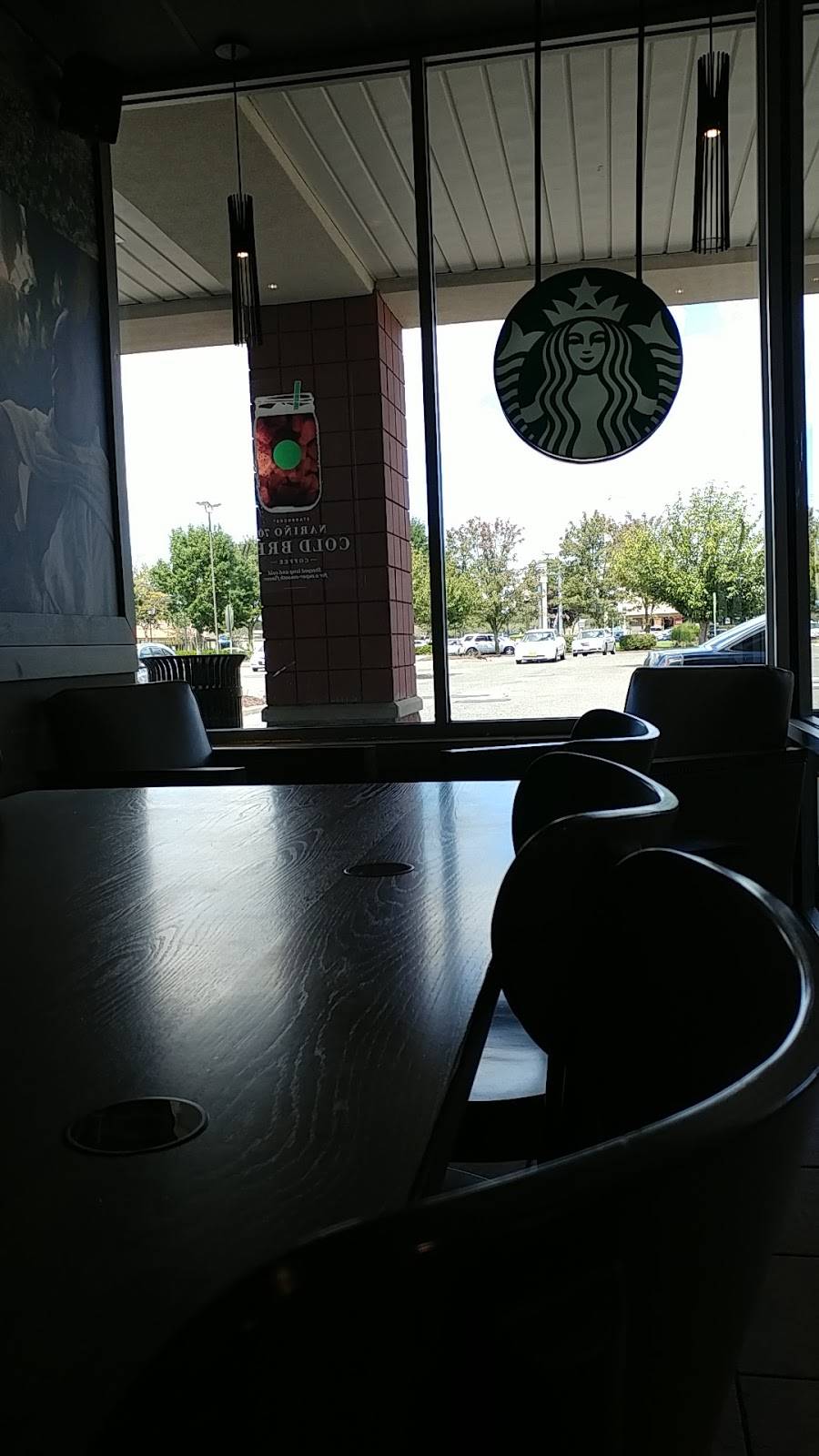Starbucks | cafe | 1942 Middle Country Rd, Centereach, NY 11720, USA | 6315858462 OR +1 631-585-8462