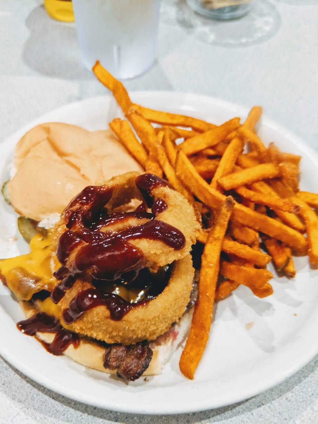 Baileys Harbor Cornerstone Pub | restaurant | 8123 WI-57, Baileys Harbor, WI 54202, USA | 9208399001 OR +1 920-839-9001