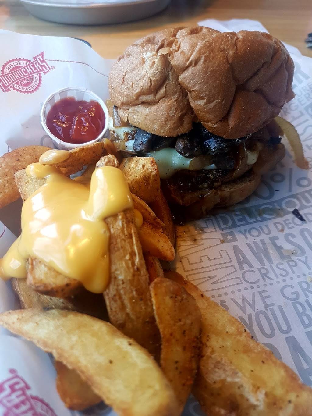 Fuddruckers | restaurant | 25309 Evergreen Rd, Southfield, MI 48075, USA | 2488096714 OR +1 248-809-6714