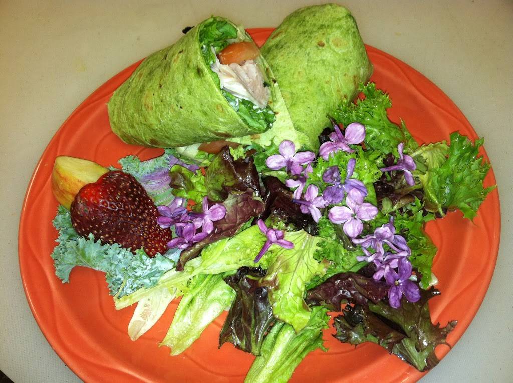 Serving Spoon | cafe | 821 1st St, Menominee, MI 49858, USA | 9068637770 OR +1 906-863-7770