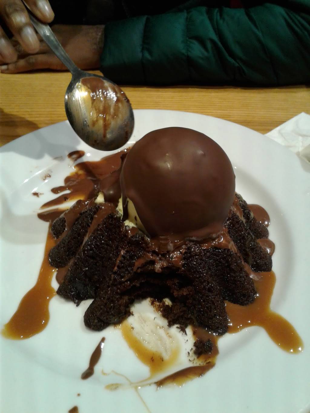 Chilis Grill & Bar | meal takeaway | 726 W Center St, West Bridgewater, MA 02379, USA | 5084279906 OR +1 508-427-9906