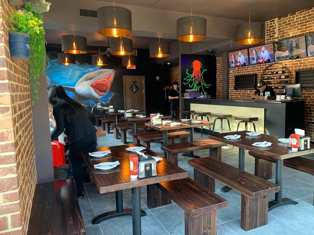 Brooklyn Bay | restaurant | 7026 3rd Ave, Brooklyn, NY 11209, USA | 7183335833 OR +1 718-333-5833