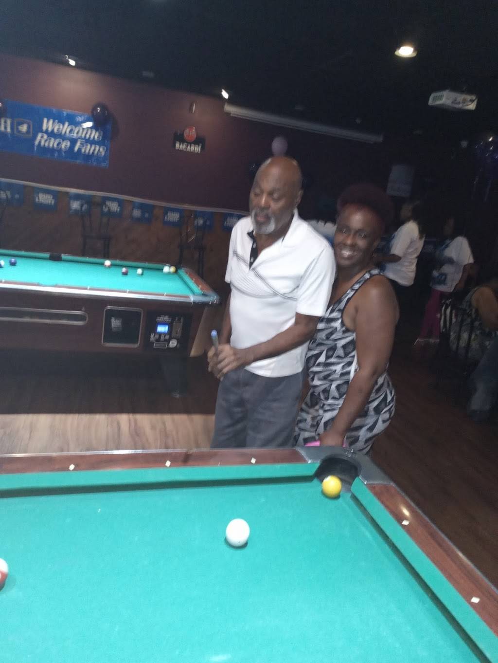 Freds Tavern | restaurant | 1645 N Lamb Blvd, Las Vegas, NV 89115, USA | 7024598837 OR +1 702-459-8837