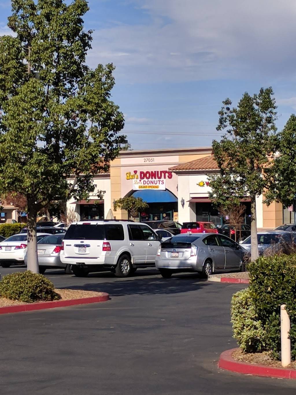 Luvn Donuts | bakery | 27051 McBean Pkwy #103, Valencia, CA 91355, USA | 6618881195 OR +1 661-888-1195