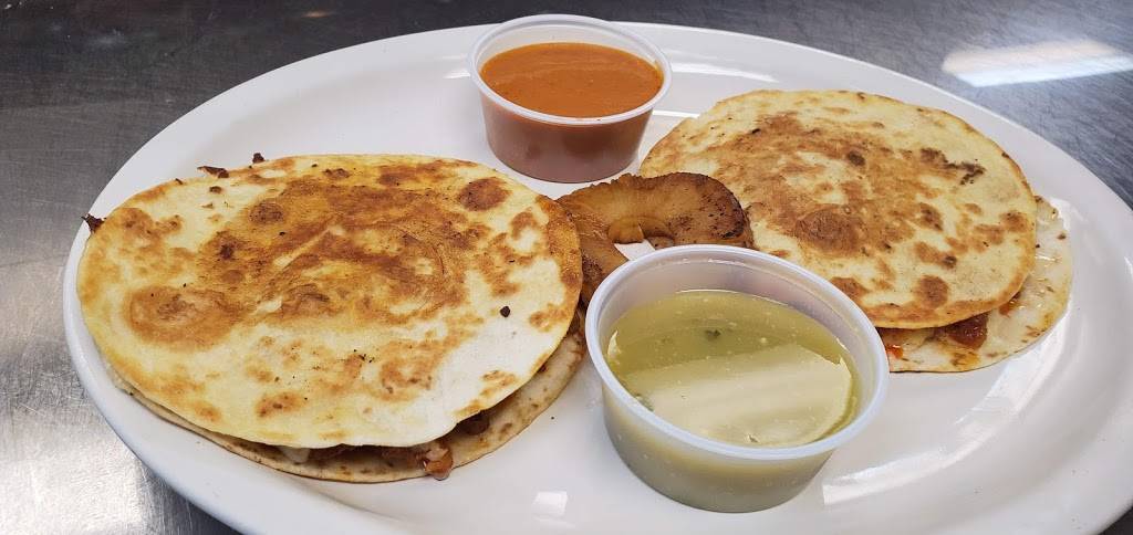 Lucias Cocina Mexicana | restaurant | 208 Market St W, Athens, AL 35611, USA | 2569985451 OR +1 256-998-5451