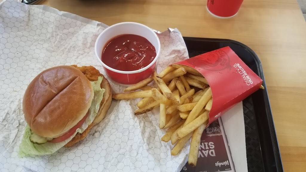 Wendys | restaurant | 7591 N Owasso Expy, Owasso, OK 74055, USA | 9183761994 OR +1 918-376-1994